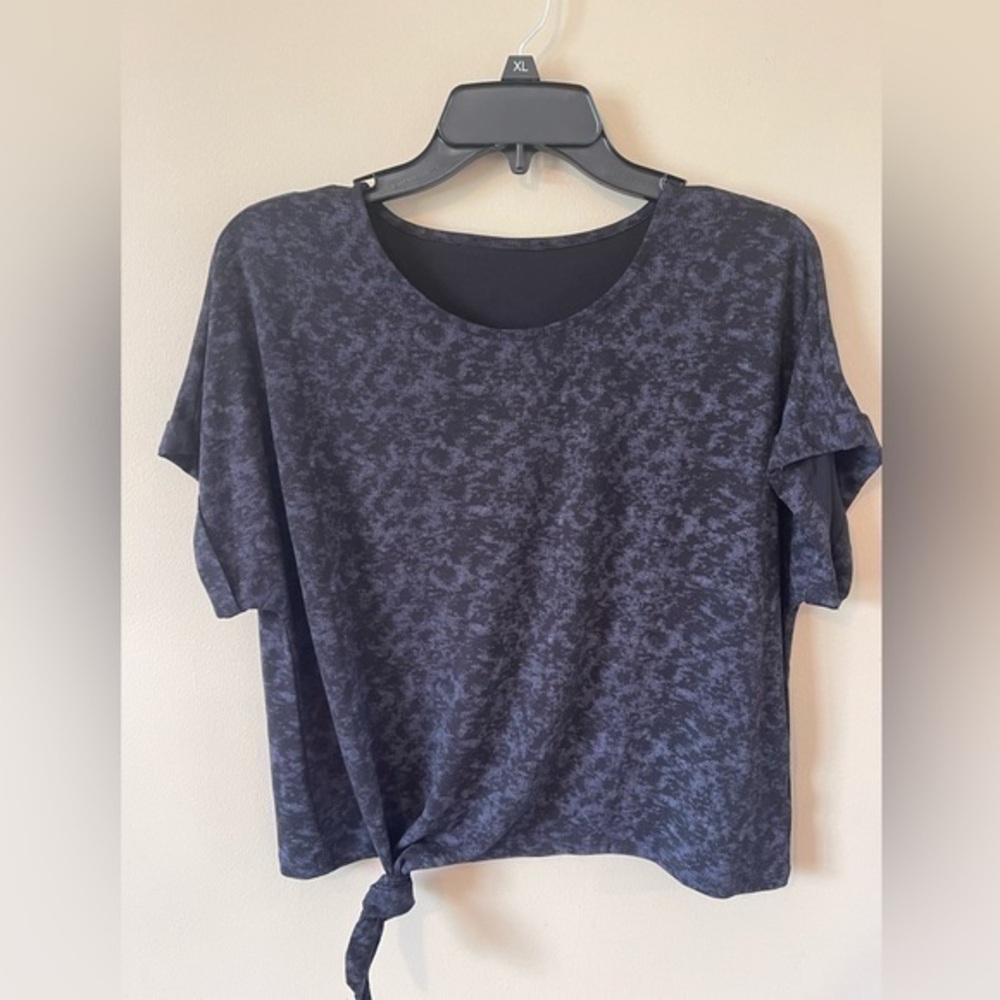 Velvet Heart Short Sleeve Front Knot Tee Size Medium